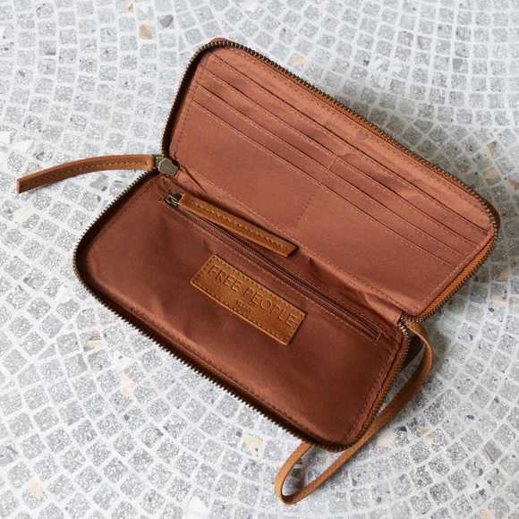 NWOT FREE PEOPLE Distressed Zip-Around Wallet - Brown Vegan Leather - Picture 6 of 10